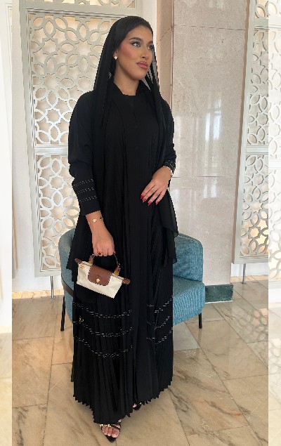BLACK PLEATED ABAYA